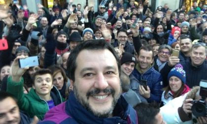 Salvini a Bormio: “aboliamo lo champagne e brindiamo con spumante valtellinese” VIDEO