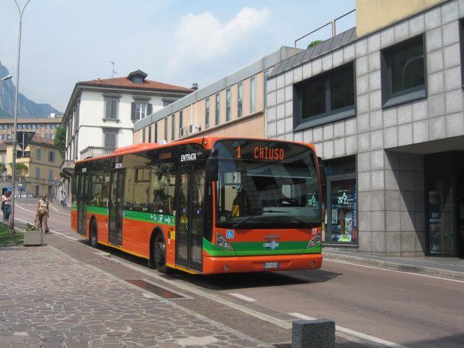 Autista di Linee Lecco minacciato da una ventina di ragazzi: Cgil denuncia la grave aggressione