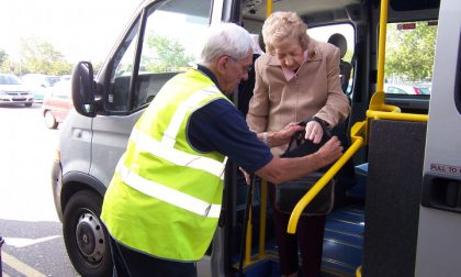 Trasporto anziani, aiuto compiti: il Comune cerca volontari