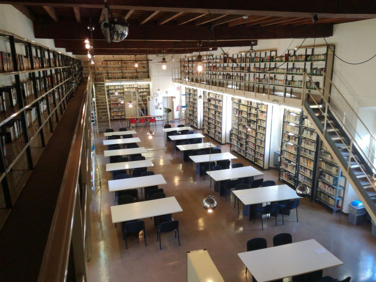 L’arcobaleno delle storie, letture per bambini in biblioteca Merate