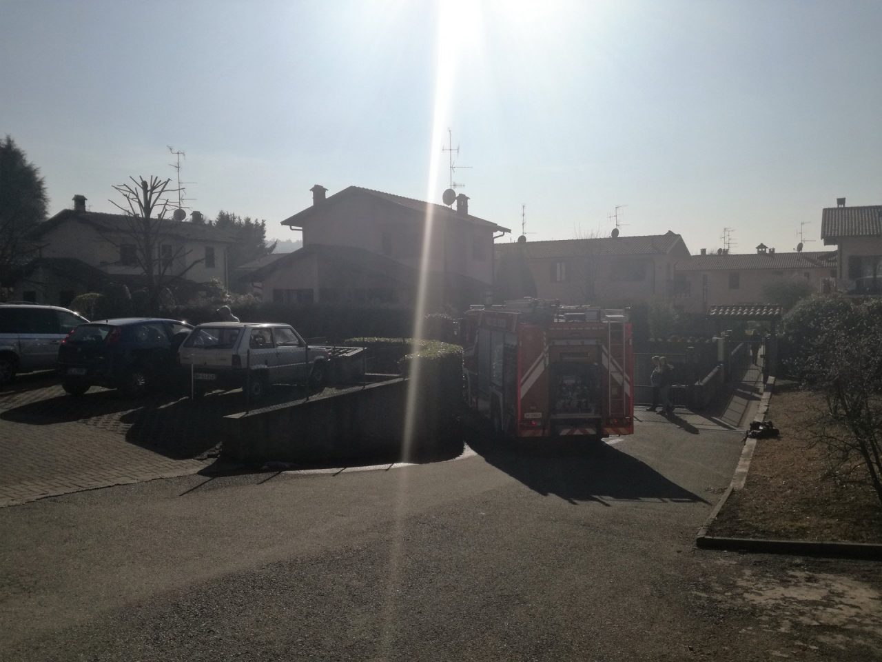 Incendio in casa, attimi di paura a Dolzago