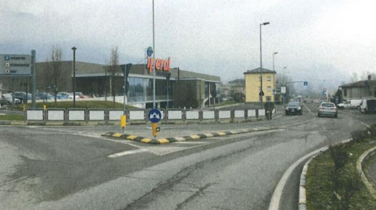 Cambia Calolzio contro le antiestetiche installazioni pubblicitarie FOTO