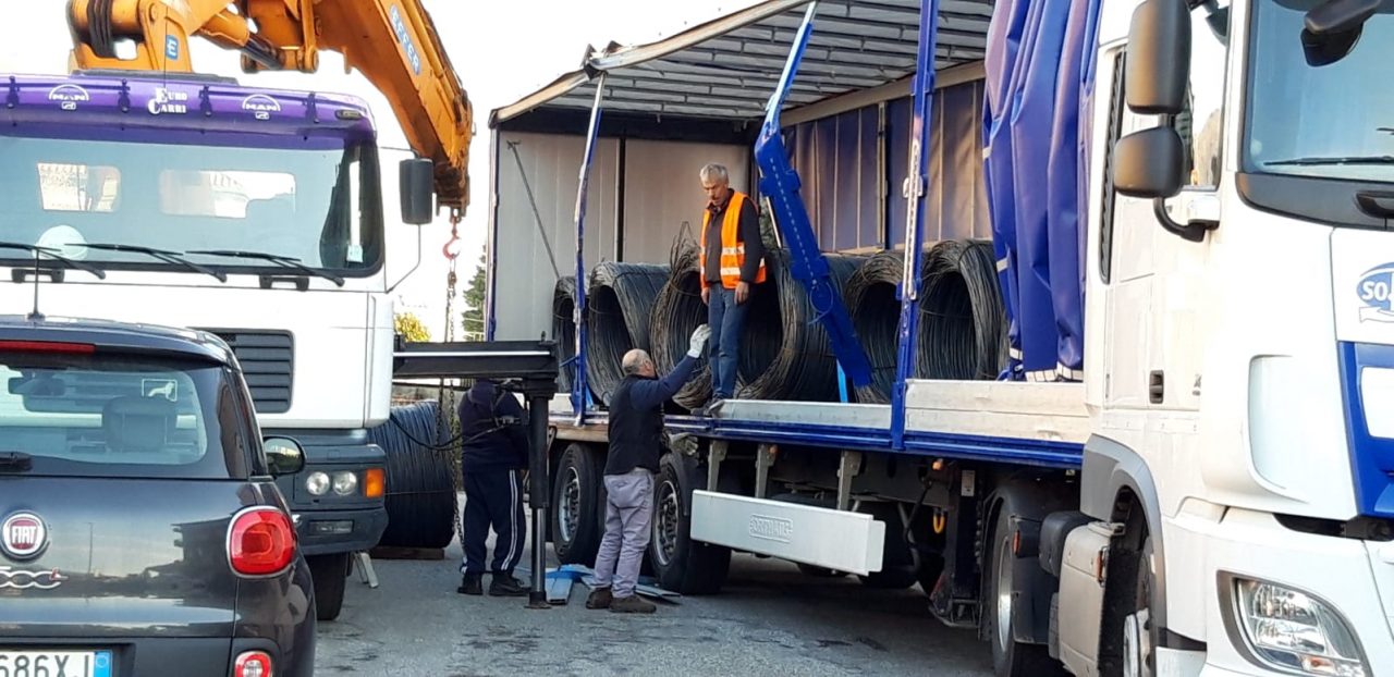 Camion perde il carico: ripristinata la circolazione sulla linea ferroviaria Lecco – Bergamo – Brescia FOTO e VIDEO