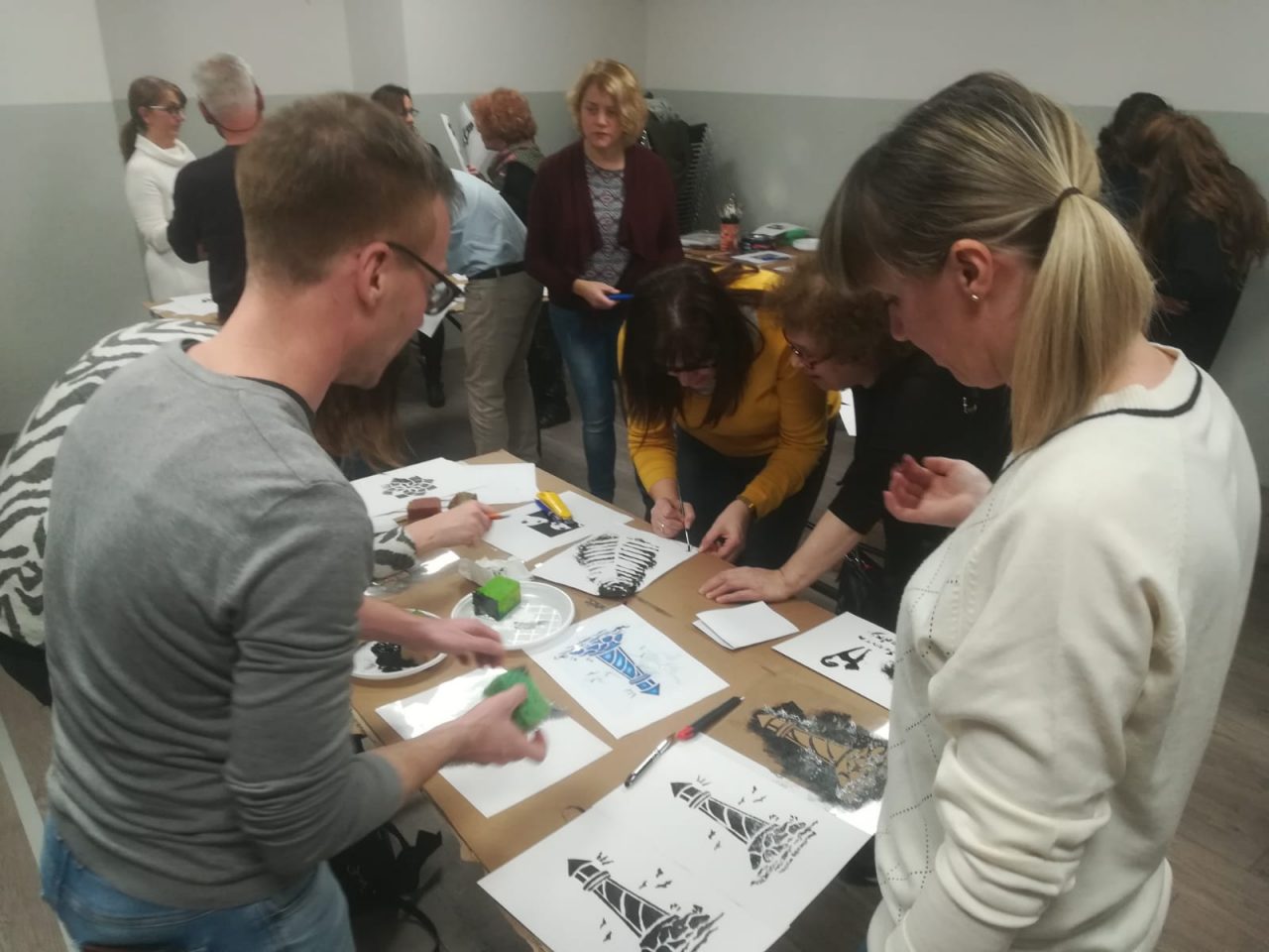 Al corso di storia dell’arte gli “studenti” diventano… artisti FOTO