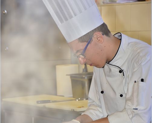 Stasera si cena con le stelle alla scuola alberghiera di Casargo