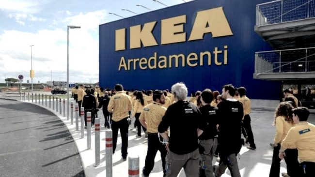 Caso Ikea, cambiavano le etichette dei prezzi: licenziati 10 dipendenti