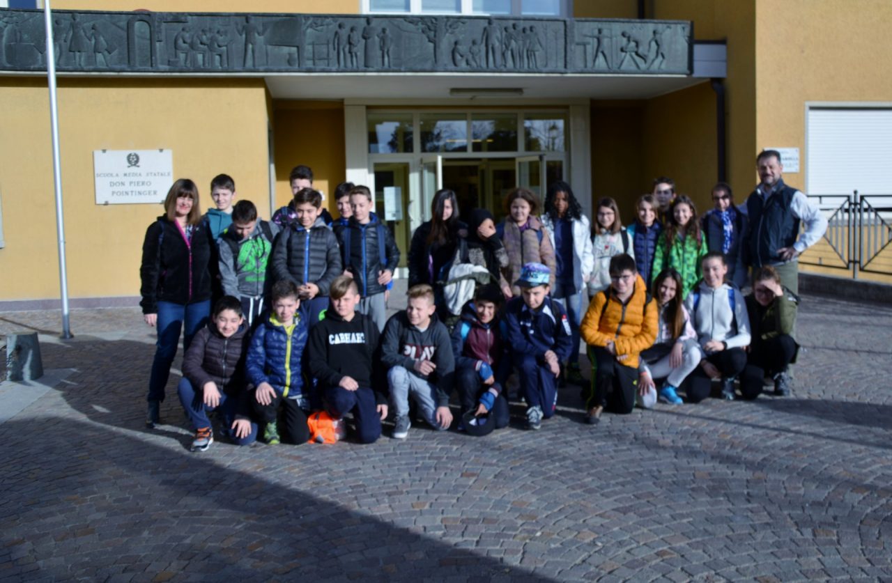 La Protezione civile ripristina i sentieri con gli alunni delle medie FOTO