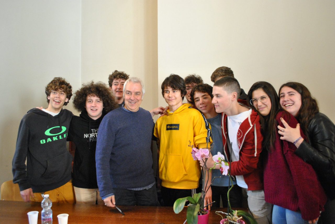 Davide Van De Sfroos ospite del Liceo Leopardi FOTO E VIDEO