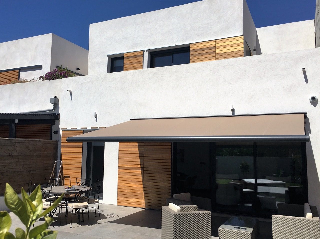 come pulire le tende da sole