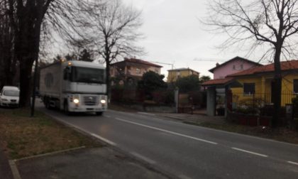 Divieto di transito ai tir, ma... passano lo stesso FOTO
