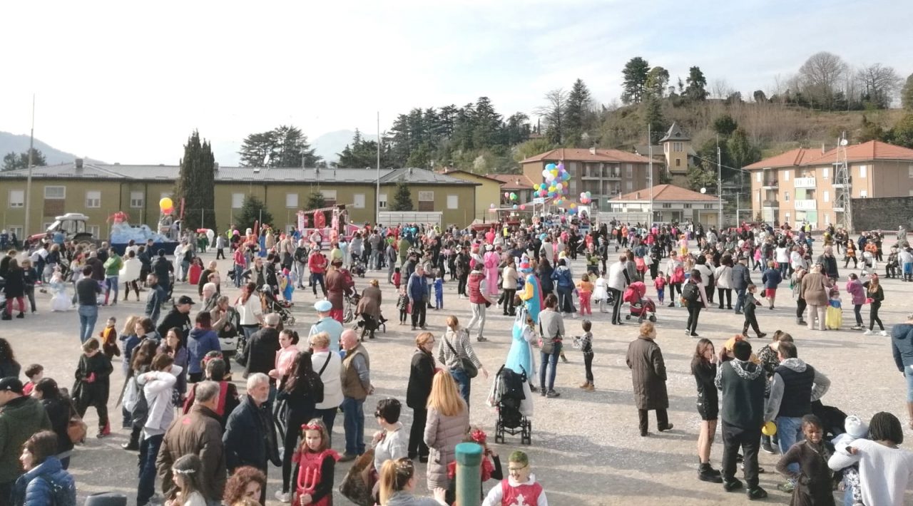 Sfilata da record al Carnevale di Calolziocorte FOTO