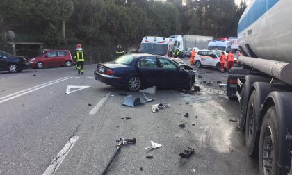 Incidente mortale ai curvoni, l'automobilista della Jaguar ha perso la vita