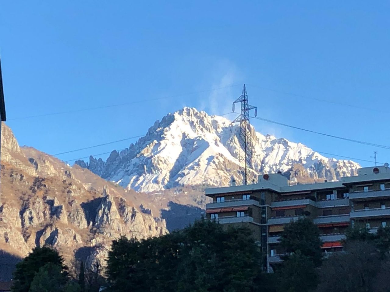 Spruzzata di neve sulle montagne Lecchesi (foto), ma è stata solo un parentesi PREVISIONI METEO