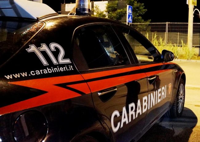 Reagiscono con violenza ad un controllo: due fratelli arrestati dalla Polizia