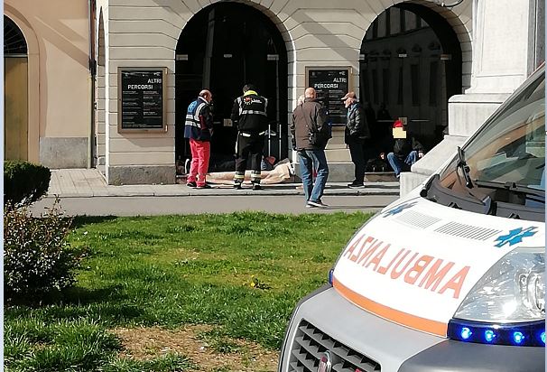 Clochard soccorso in centro Lecco