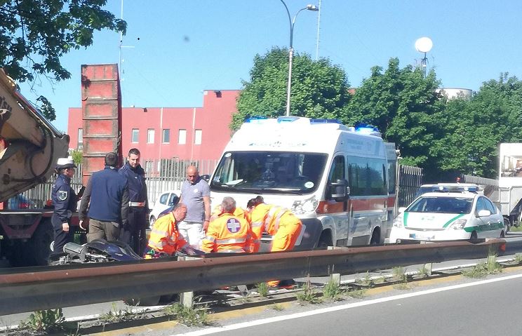 Incidente sulla Provinciale: centauro in ospedale in condizioni serie