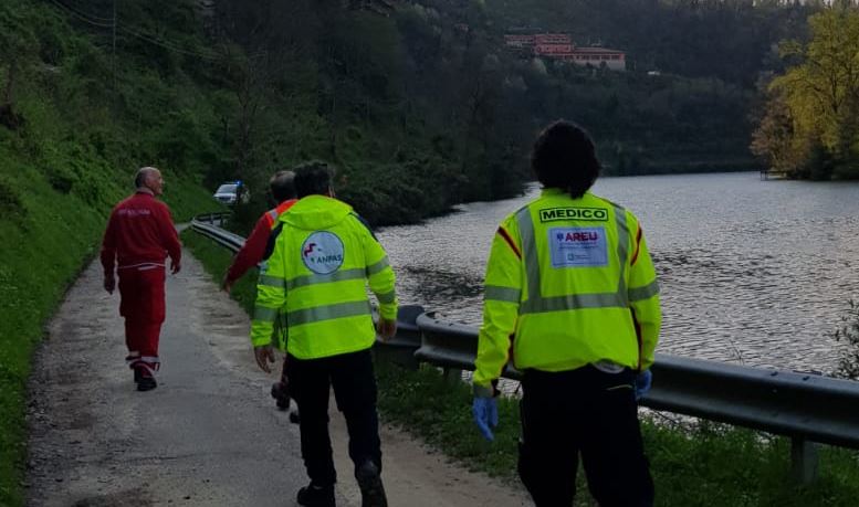 E’ un brianzolo di 71 anni l’uomo che si è gettato dal Ponte di Paderno