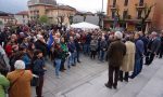 "Zone rosse" per i Cas: presidio davanti al Comune di Calolzio FOTO E VIDEO