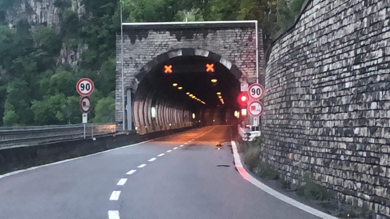 Riaperta la Statale 36 chiusa per frana tra Abbadia e Lierna