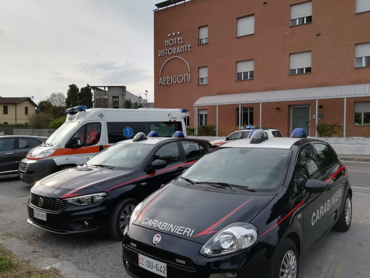 Tragedia in albergo: muore ragazzo di 26 anni FOTO