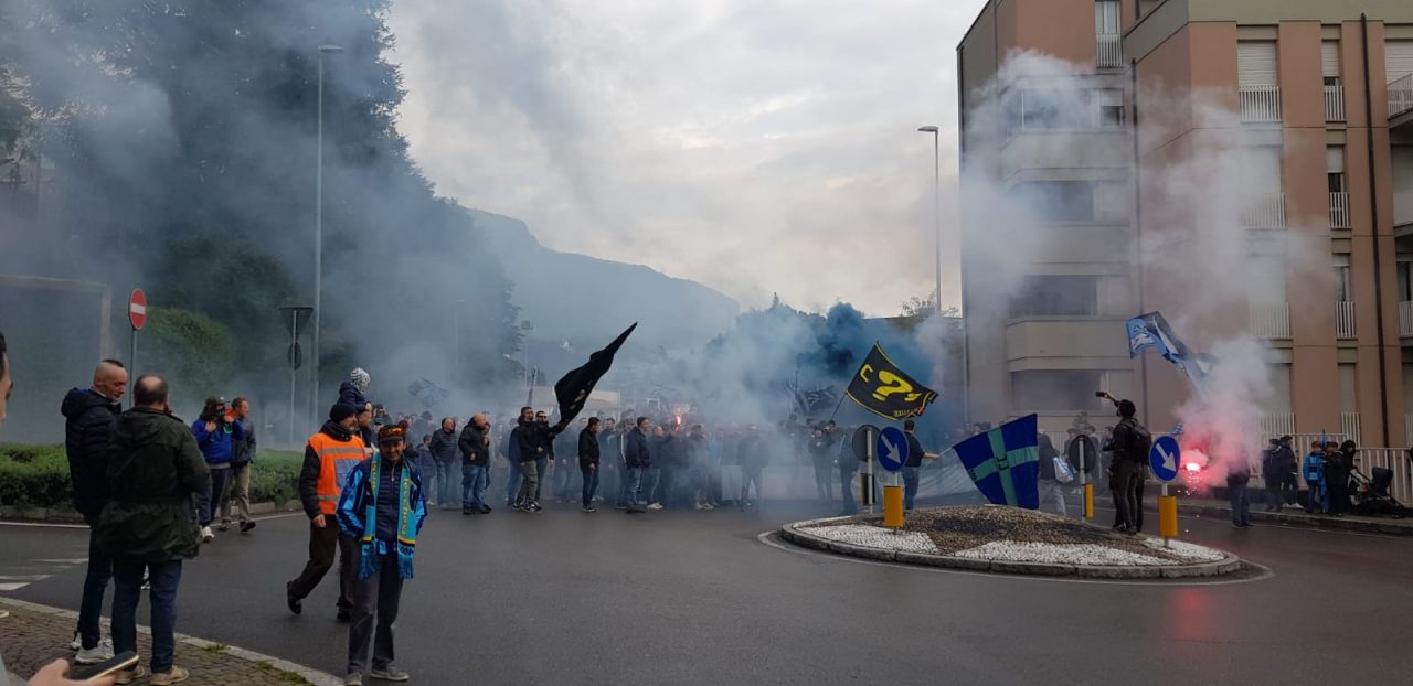 Calcio Lecco è iniziata la grande festa! VIDEO e FOTO
