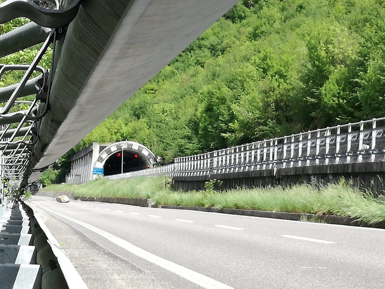 Statale 36 bloccata: oggi vertice per la riapertura