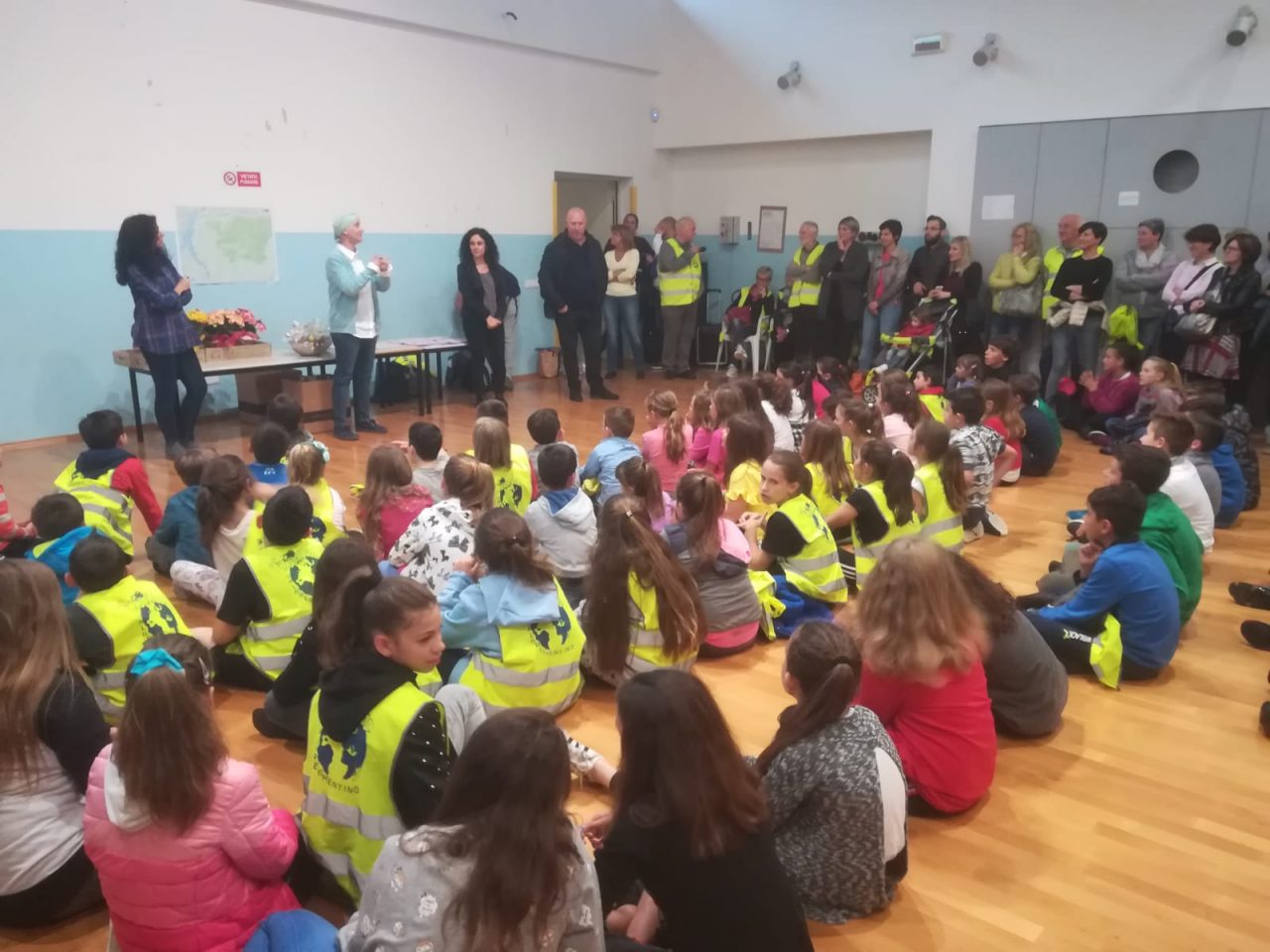 Piedibus, grande festa a Valgreghentino FOTO