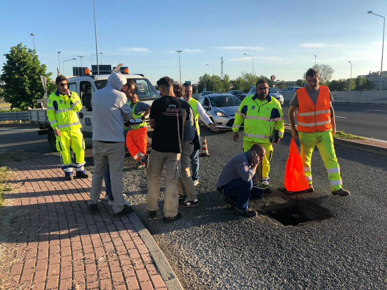 Cede un tombino: schiuso lo svincolo in Tangenziale TRAFFICO IN TILT