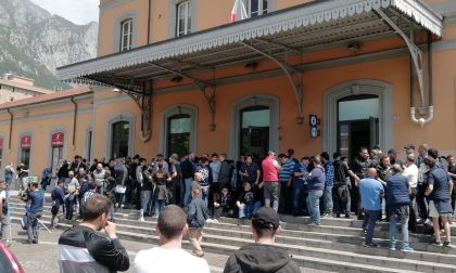 Derby Como-Lecco: oltre 400 tifosi blucelesti in stazione FOTO E VIDEO