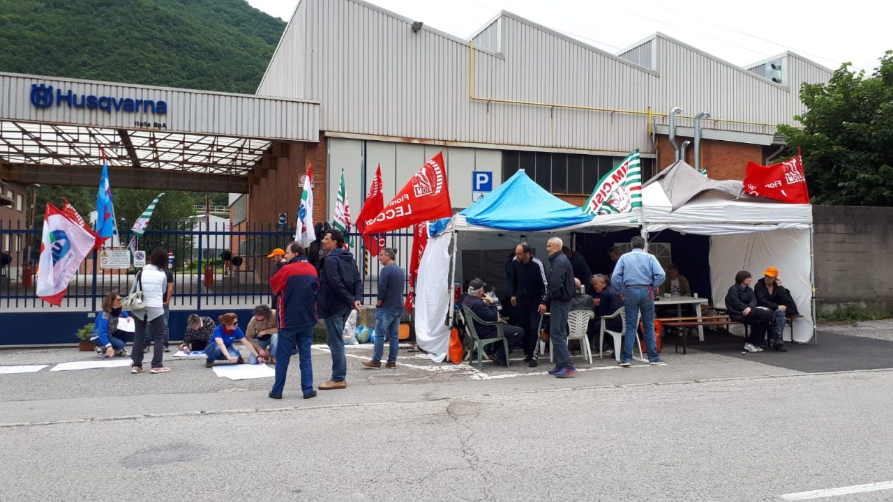 Licenziamenti all’Husqvarna: l’azienda diserta la riunione