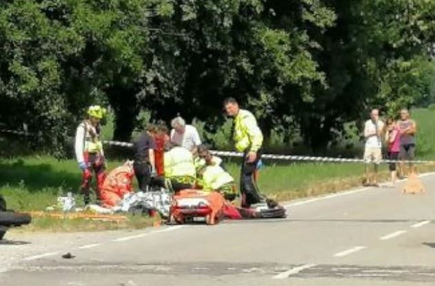 Frontale contro un’auto, centauro in Rianimazione