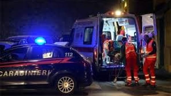Sangue anche la sera della Vigilia di Natale: 34enne accoltellato in piazza