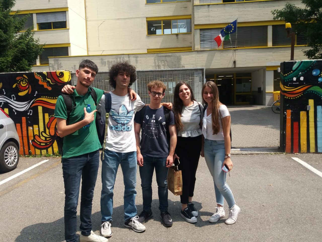 Maturità 2019, le prime parole degli studenti dell’Agnesi FOTO