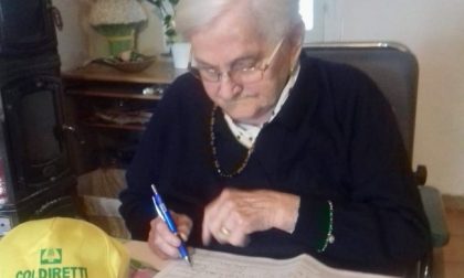 Nonna Angela a cento anni difende il Made in Italy