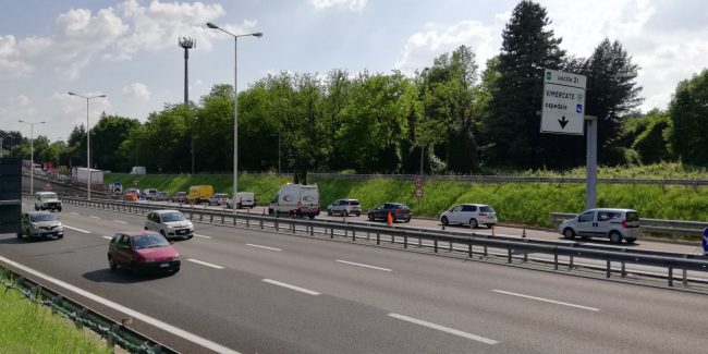 Scontro tra camion, Tangenziale Est bloccata verso Lecco