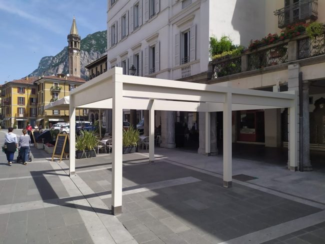 Dehors in piazza XX Settembre: i commercianti attaccano il Comune