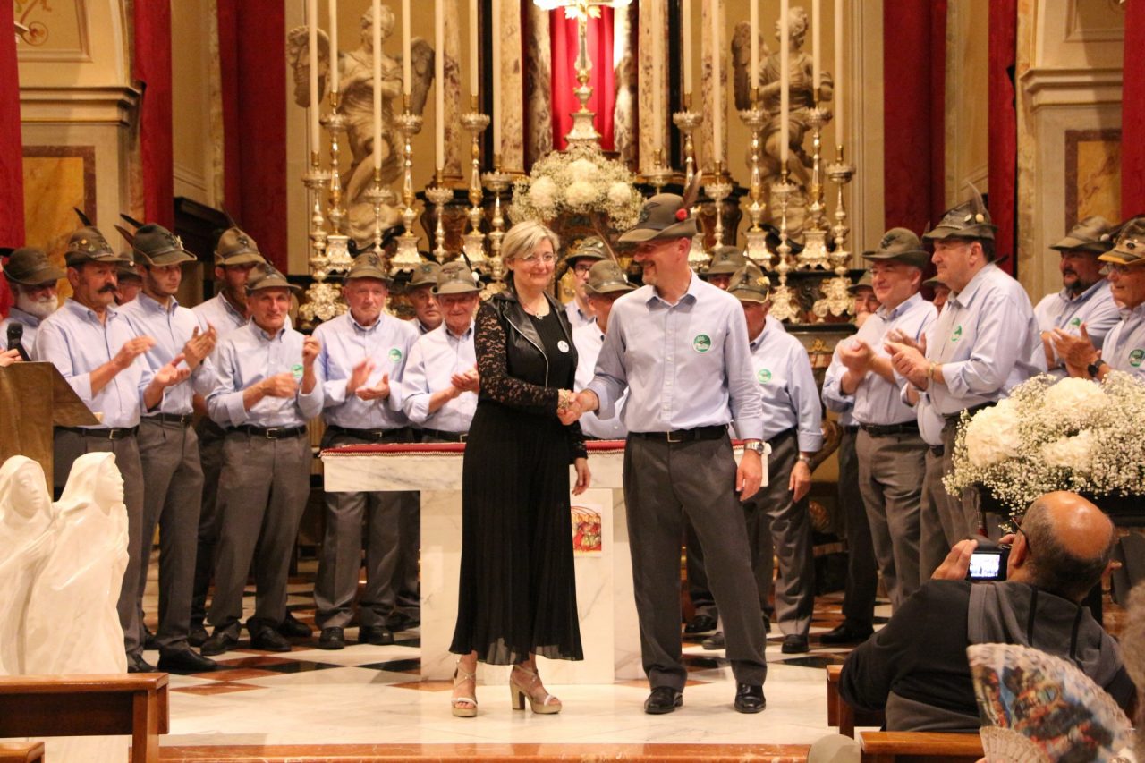 Applausi scroscianti per i Cori sotto la Luna