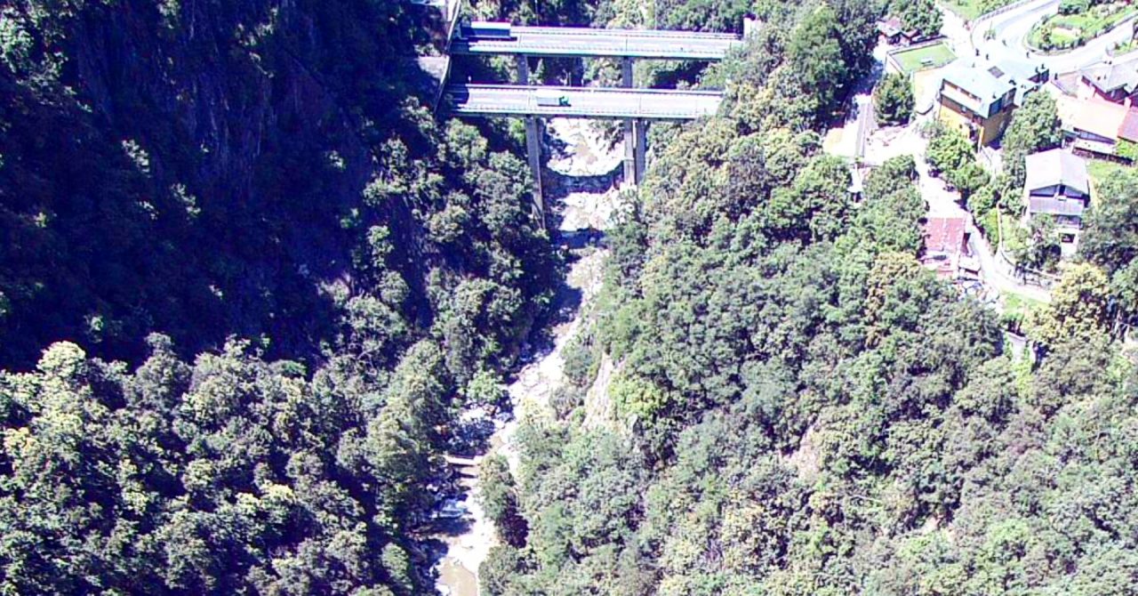 Dopo il maltempo sorvolo aereo  dei militari per tenere d’occhio il Varrone FOTO