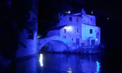 Si riaccendono i monumenti del Lago di Como: cornice di luci per i fuochi dell'Isola Comacina