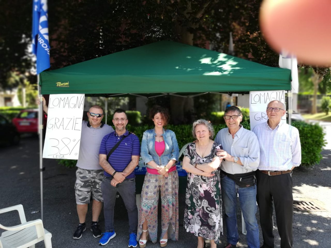 Lega Lomagna ringrazia gli elettori con un banchetto FOTO