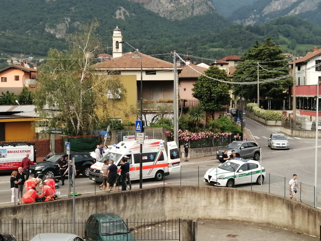 Donna travolta da motociclo sulle strisce pedonali al Pascolo