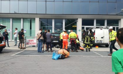 Esplosione in tribunale a Lecco: due feriti in condizioni serie FOTO E VIDEO