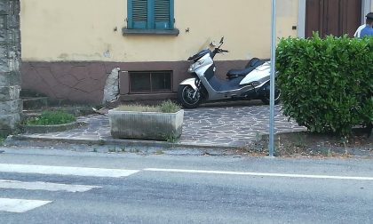 Cade in moto, centauro finisce in ospedale