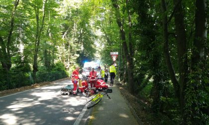 Cade in bici, 52enne in condizioni serie FOTO