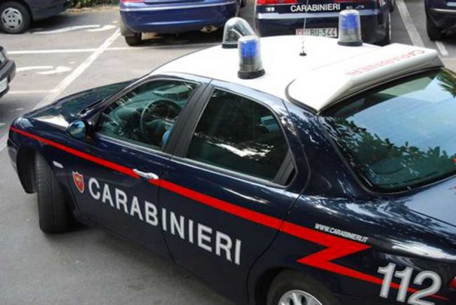 Lecchese aggredita e derubata dell’auto: caccia al rapinatore. Ecco l’identikit