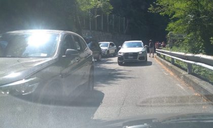 Auto parcheggiate fino a Rossino: domenica d'inferno a Erve