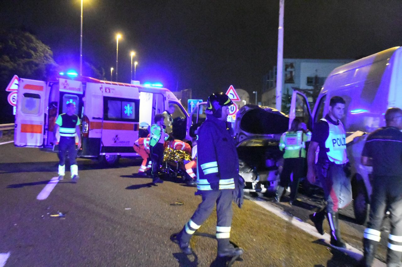 Grave schianto in Tangenziale: ferita una lecchese FOTO e VIDEO