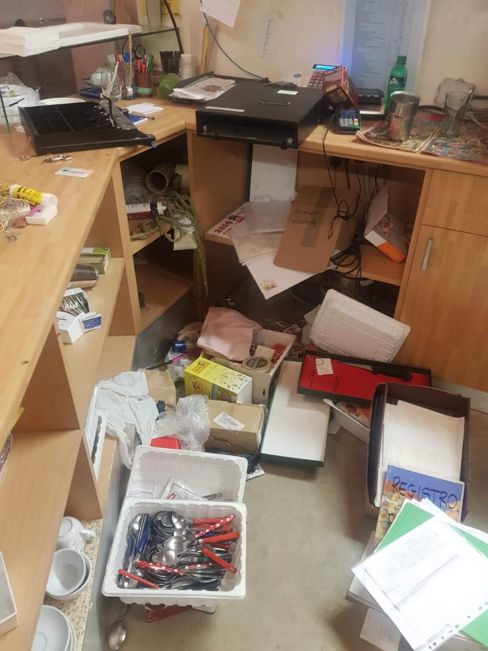 Non c’è limite al peggio: ennesimo attacco allo Stallazzo FOTO