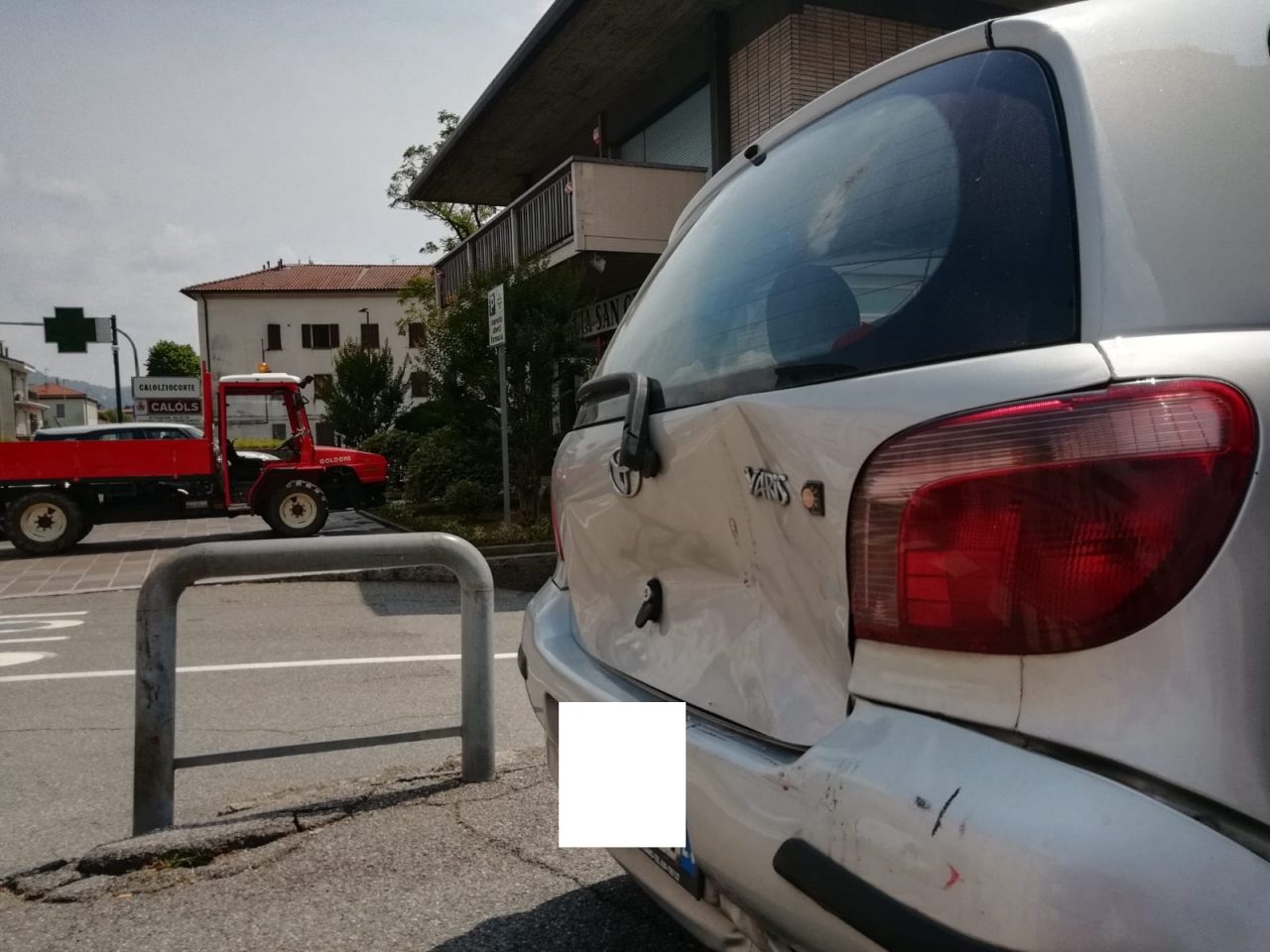 Scontro tra auto e trattore: una 46enne finisce in ospedale