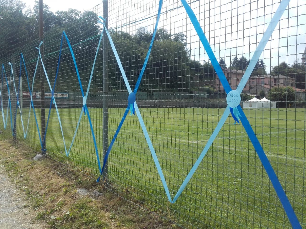 Carenno si veste di bluceleste per l’arrivo della Calcio Lecco FOTO
